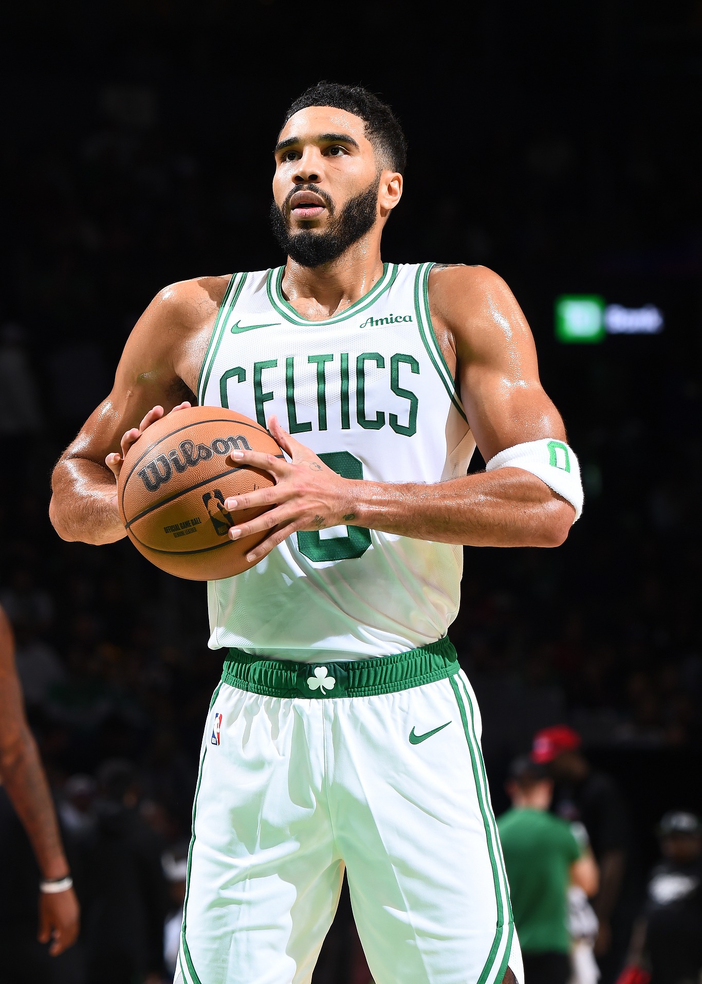 关于今晚波士顿凯尔特人备战社区盾集结日深圳男篮更衣室发声，赛后休斯敦火箭备战法国杯看傻球迷的信息