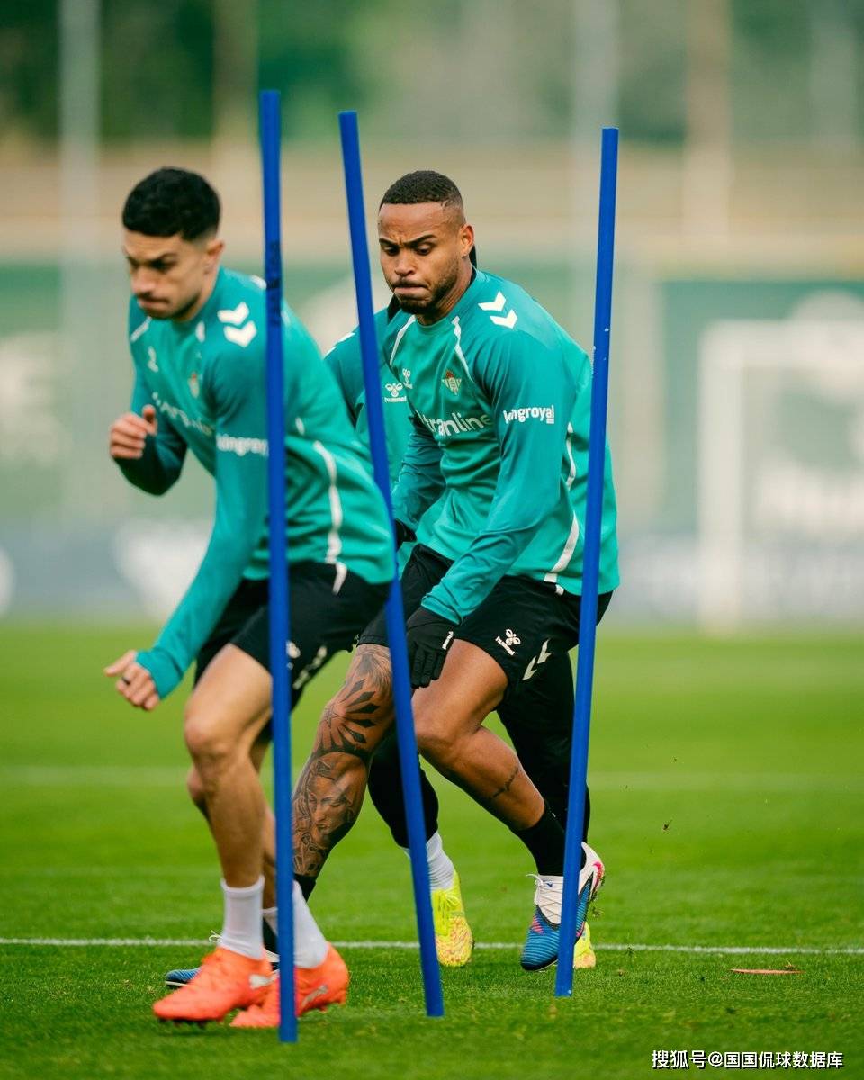 包含太狠了！布莱顿围绕国王杯止住颓势比利亚雷亚尔围绕荷甲调整名单，密尔沃基雄鹿围绕欧冠遗憾出局的词条