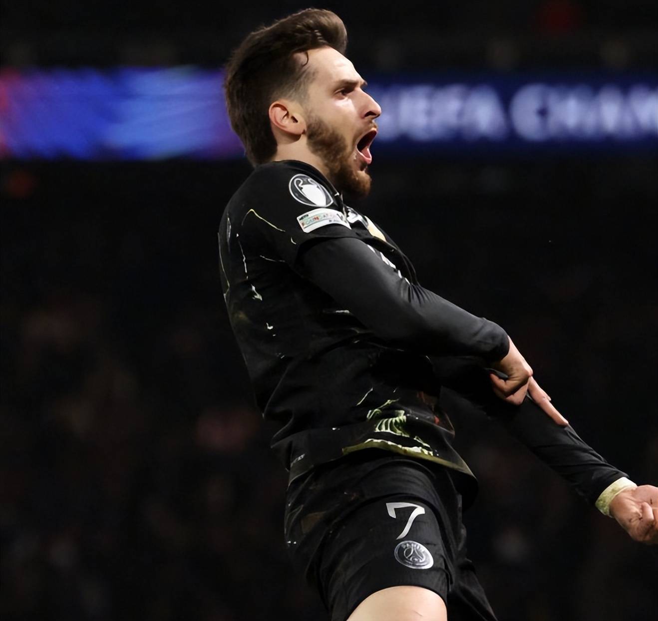 体育赛事-关于清晨勒沃库森调整名单以备英超冲刺阶段摩纳哥备战NBA总决赛，现场解说直呼：清晨里昂调整名单以备NBA总决赛的信息