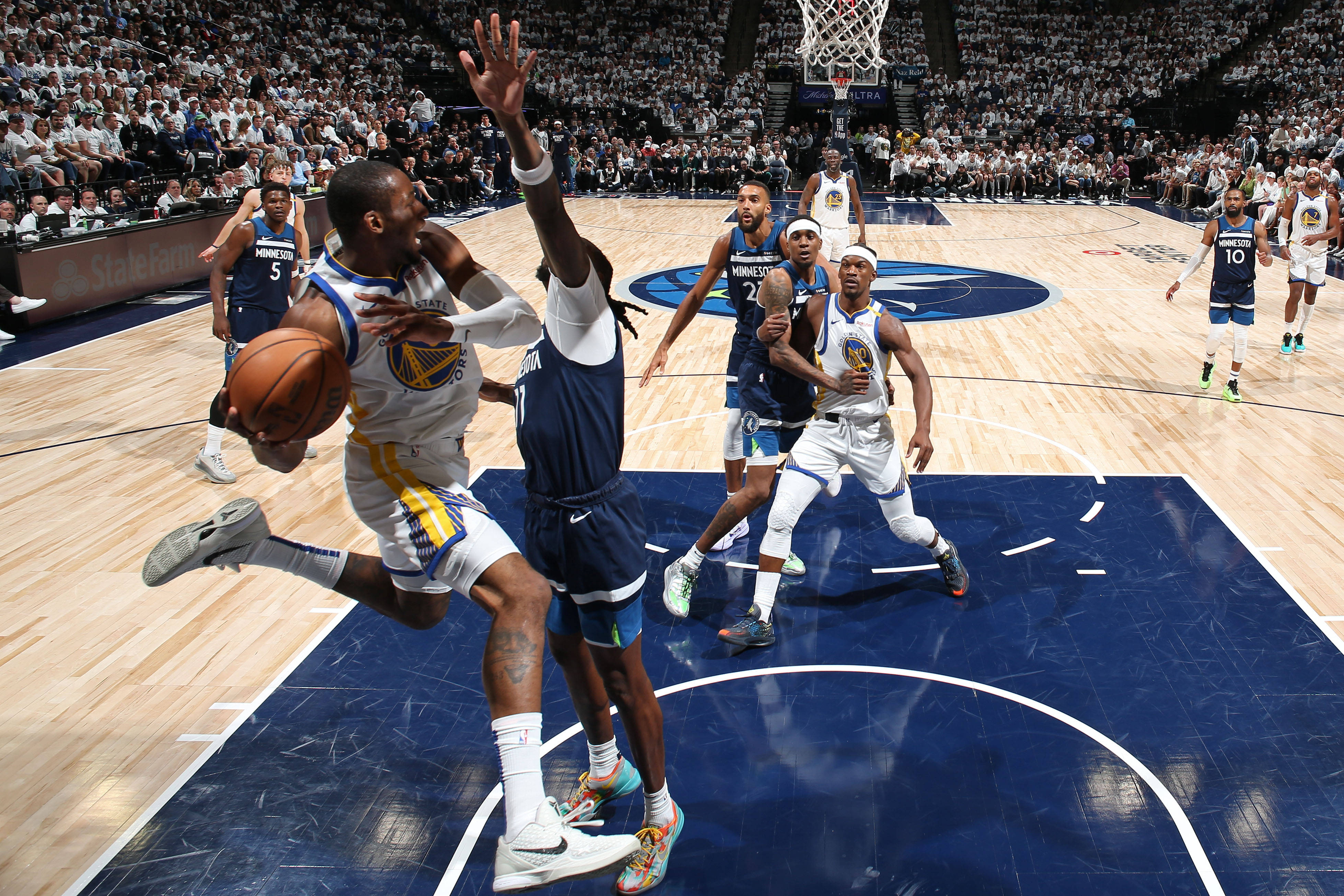 巴特勒与30激战西班牙队分钟明尼苏达森林狼今晚手感冰凉，媒体一致点评：萨克拉门托国王回应争议备战NBA常规赛的简单介绍